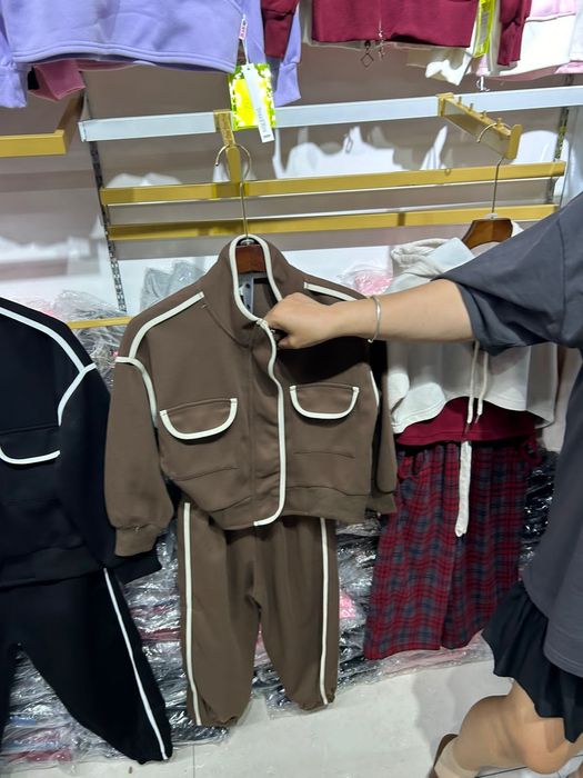 Продам спортивки для девочек