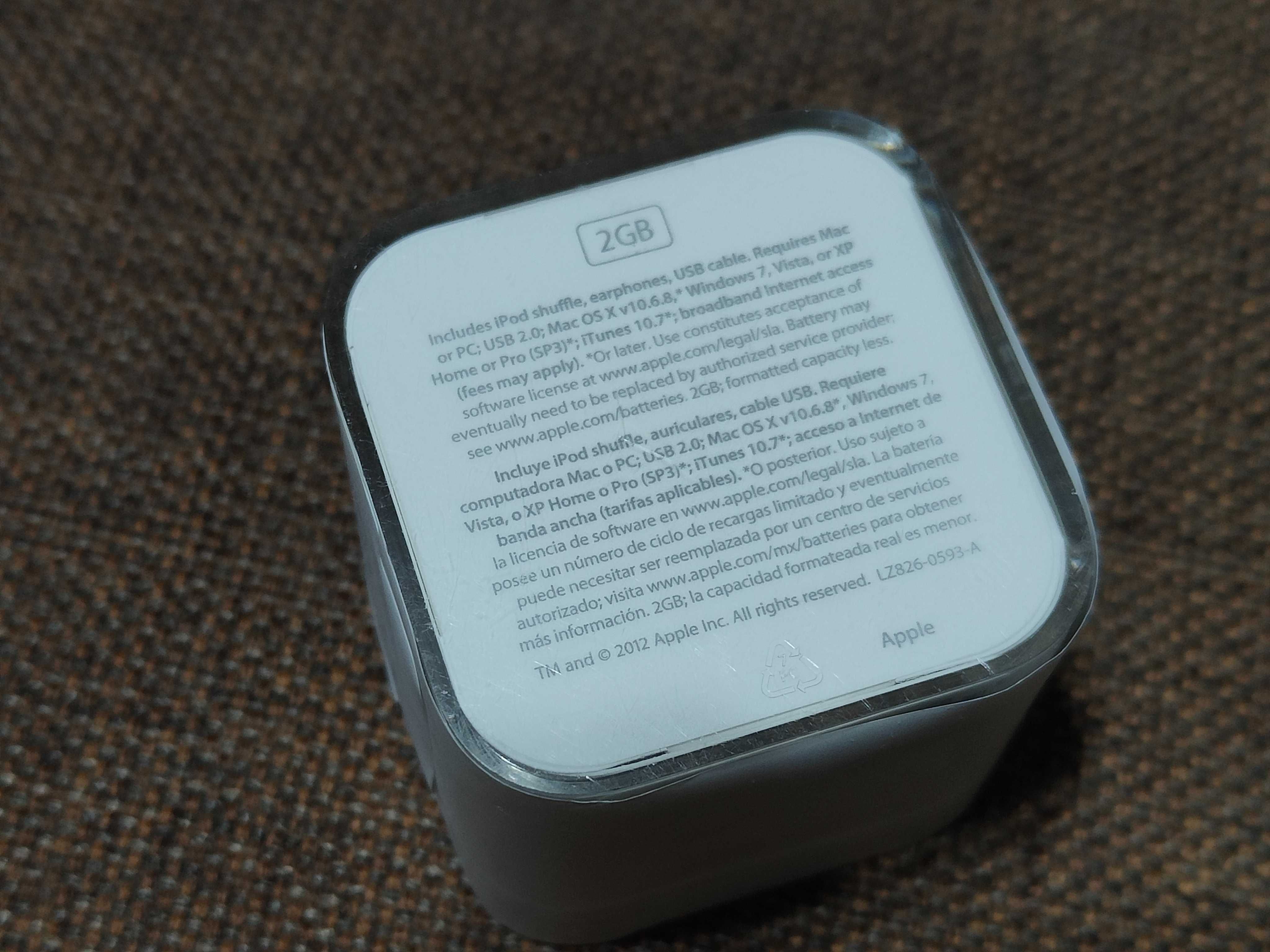 Apple iPod shuffle (4-го поколения, конец 2012 г.) не распечатан!