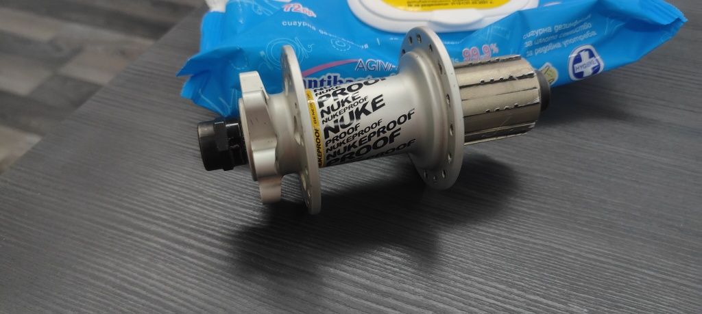 Продава се задна главина Nukeproof Generator 142x12