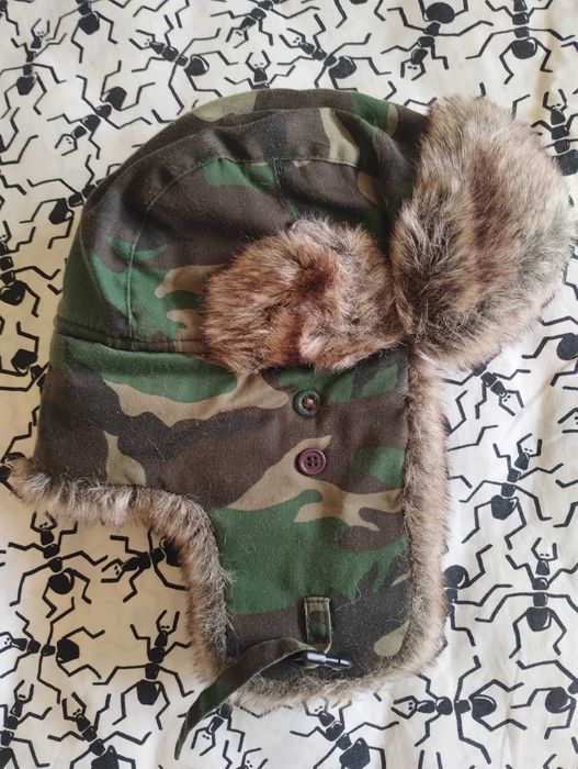 Зимна шапка ушанка Highlander и ръкавици "W+R")