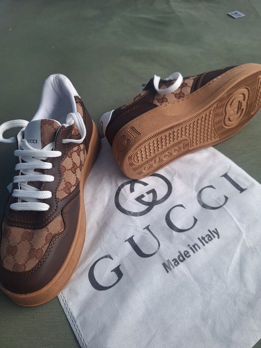 Продавам обувки марка Gucci номер 43. Нови!