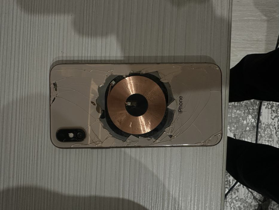 Продам Iphone xs 256 гб