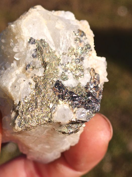 Chuarț cu fulgi de aur