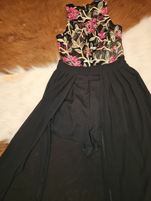 Vand salopeta Tally Weijl de dama pantalon scurt trena din voal si bro