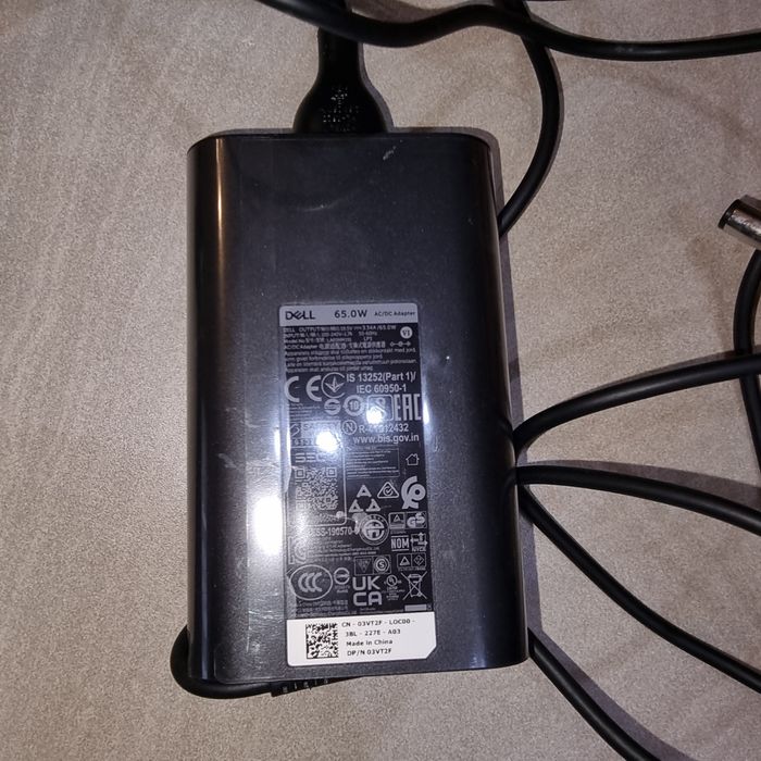 Оригинално зарядно Dell 65W стандартна букса