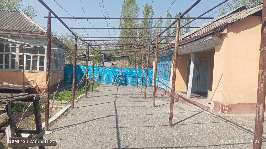 Xovli uy sotiladi