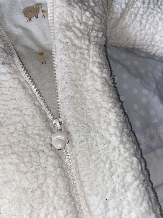 Космонавт с агънца с ушички Primark бял