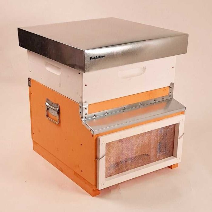 Stup complet cu balconas de 12 rame, Magazie, rame insarmate, hranitor