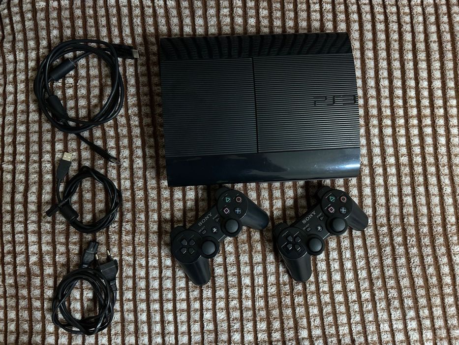 Sony PlayStation 3 +40 игр+2 джойстика