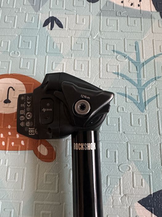 Rockshox reverb AXS droperpost