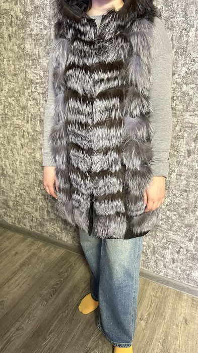 Желет - меховой, чернобурка.