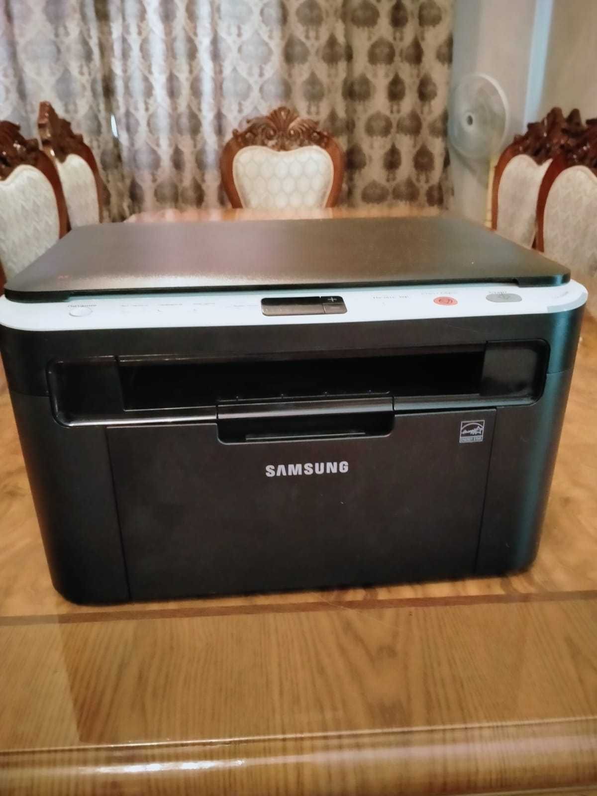 Продается  ксерокс / принтер /сканер  Самсунг SCX-3200