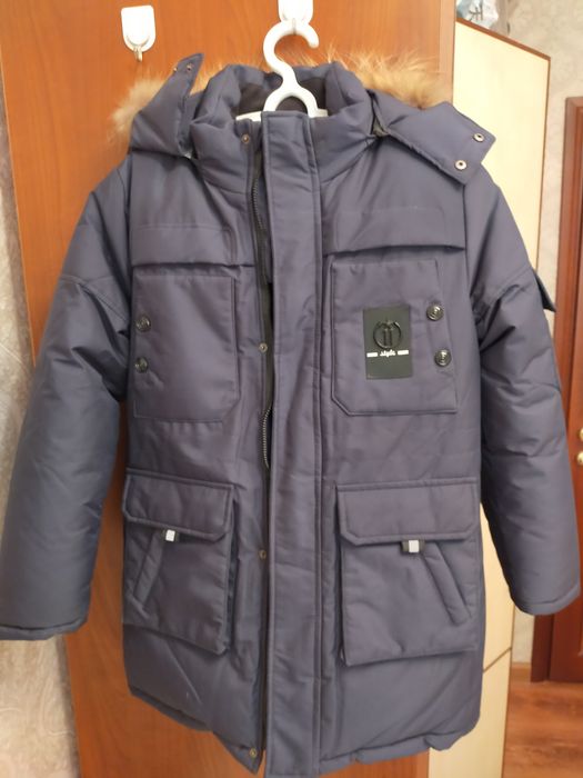 Продам куртку детская размер 146 см. Примерно на 10 - 11 лет.