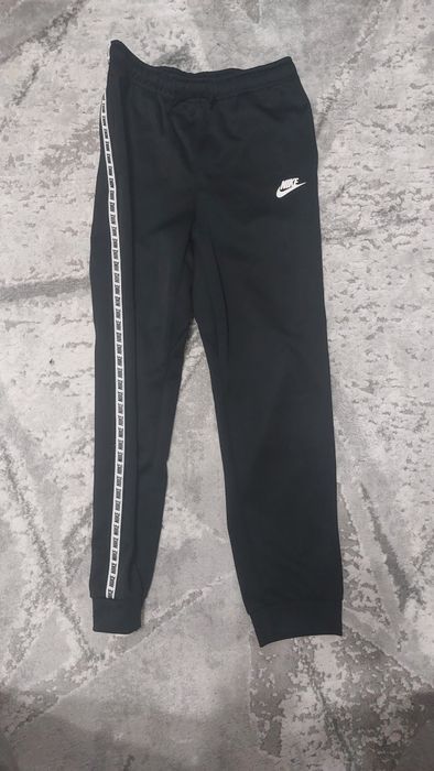 Pantaloni/Blugi( bershka,nike)