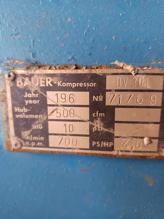 Vând compresor 380 v