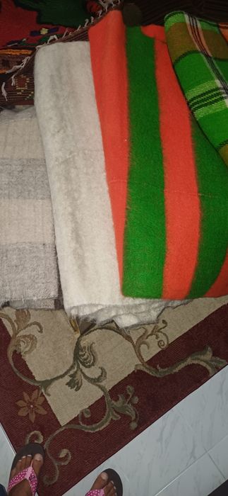 Продавам одеала,килими