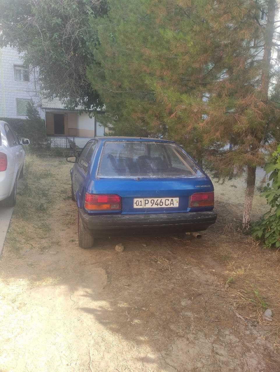 Продается машина Мазда ( на ходу , хотите на запчасти)