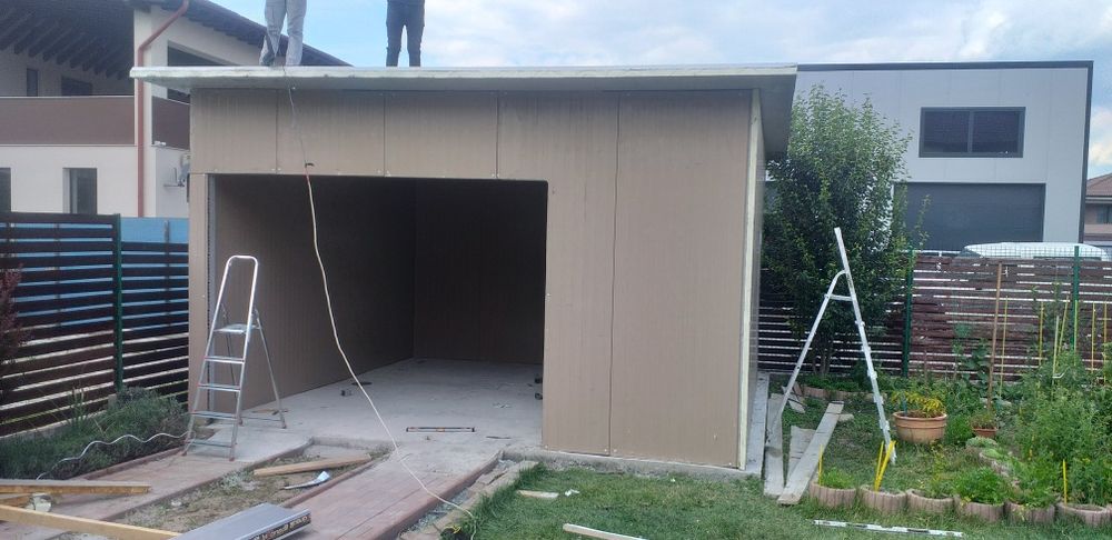 Vînd garaj din panouri sandwich