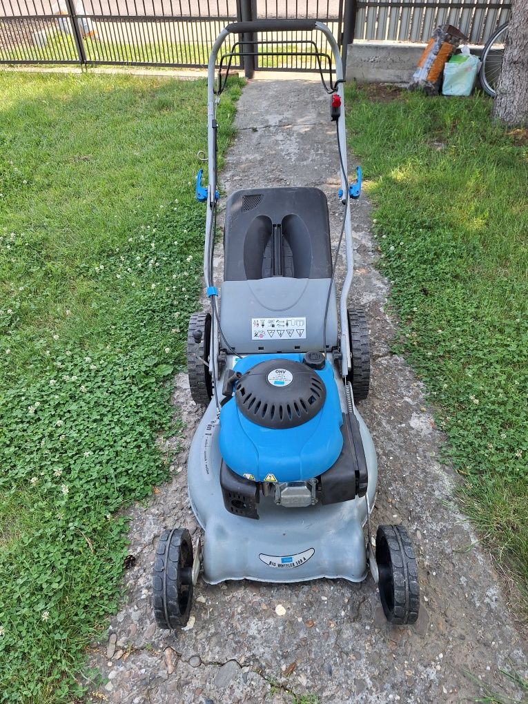 Mașină Gude de tuns iarba, gazon cu tracțiune