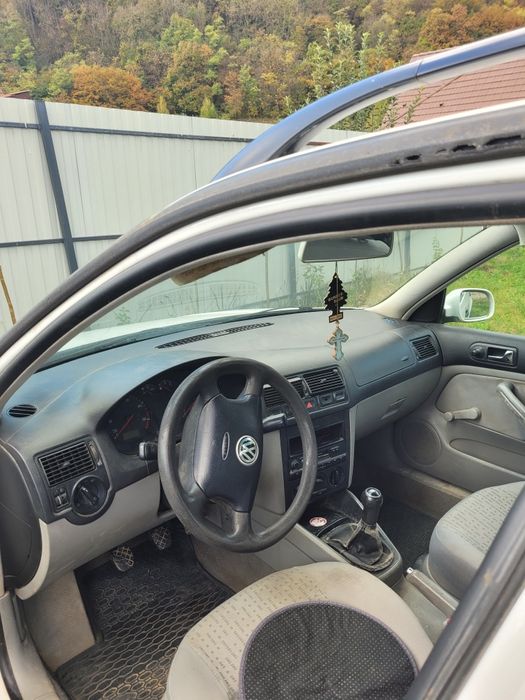 Vând VW Golf IV defect