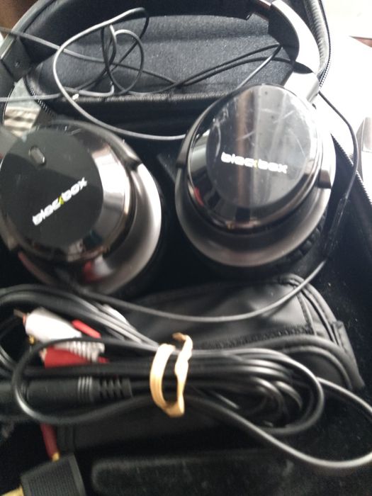 Miniduvid Philips cu set căști și Cablurii