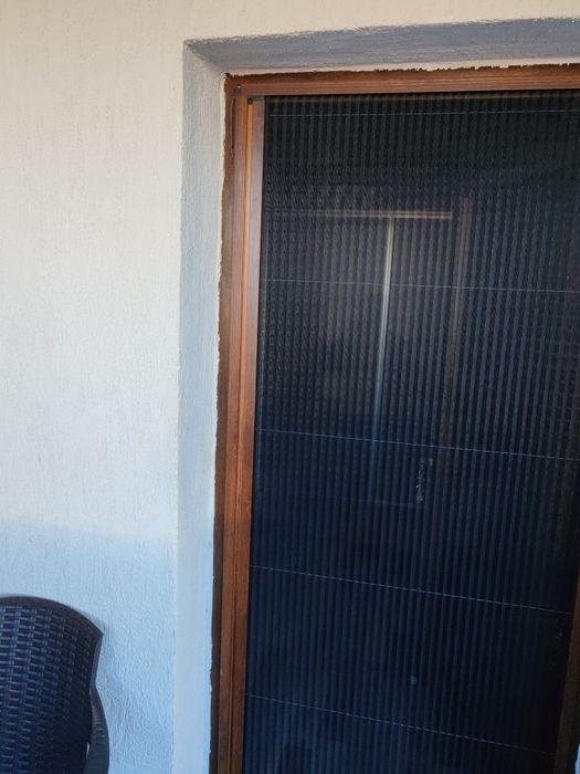 Plase insecte diferite culori normale și plisse