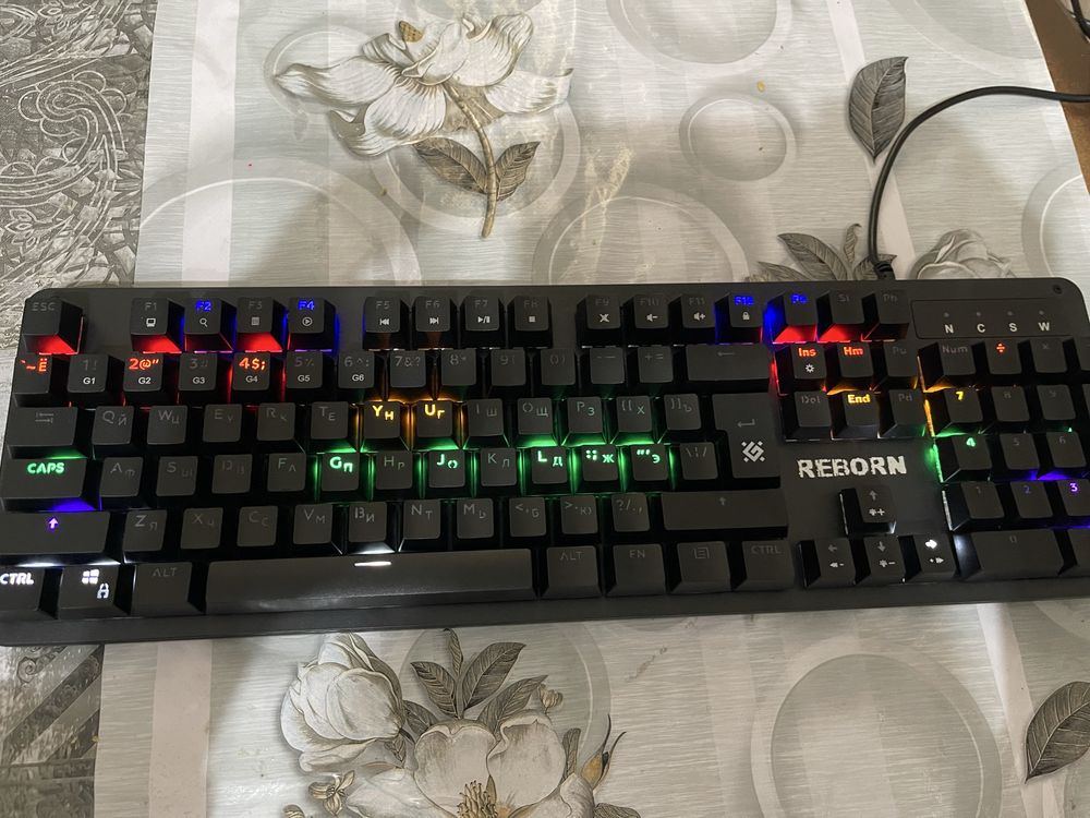 Reborn Defender klaviatura