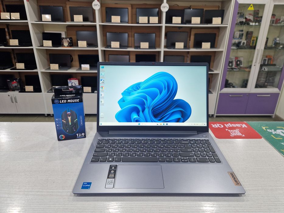 Lenovo 2024 г (Core i3-1315u, 8 Gb, 512 Gb SSD)