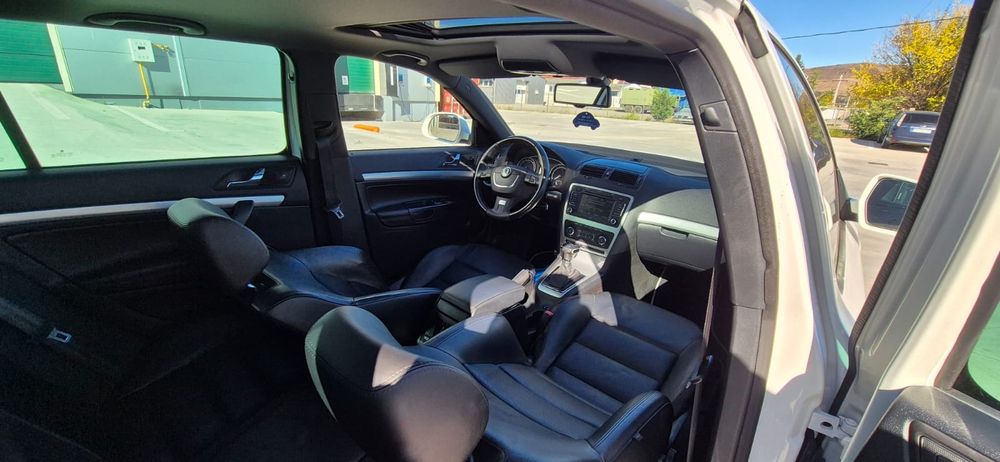 Skoda Octavia vrs 2011 dsg bi xenon trapa