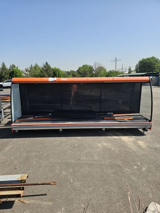 Продаются витринные холодильники