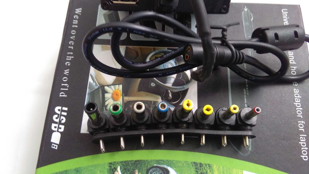 Alimentator universal 12-24 V, ( in trepte) 5 A.