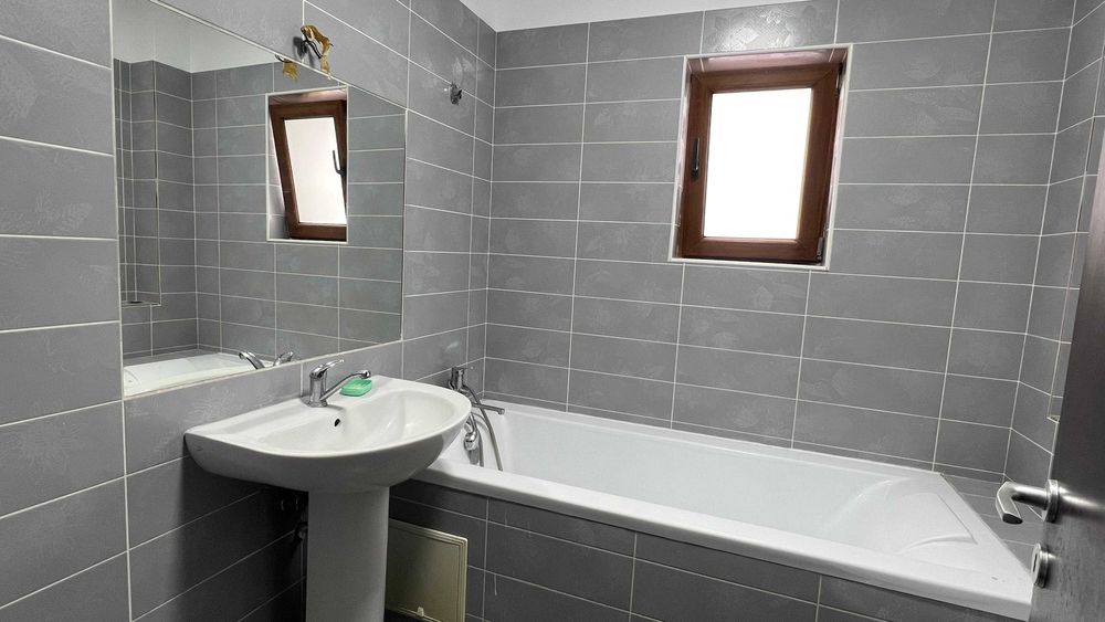 De inchiriat apartament 3 camere Voluntari