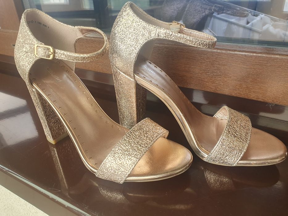 Sandale aurii/ argintii cu toc gross de 10 cm