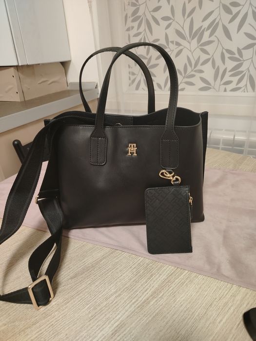 Geanta Tommy hilfiger originala distinct about you