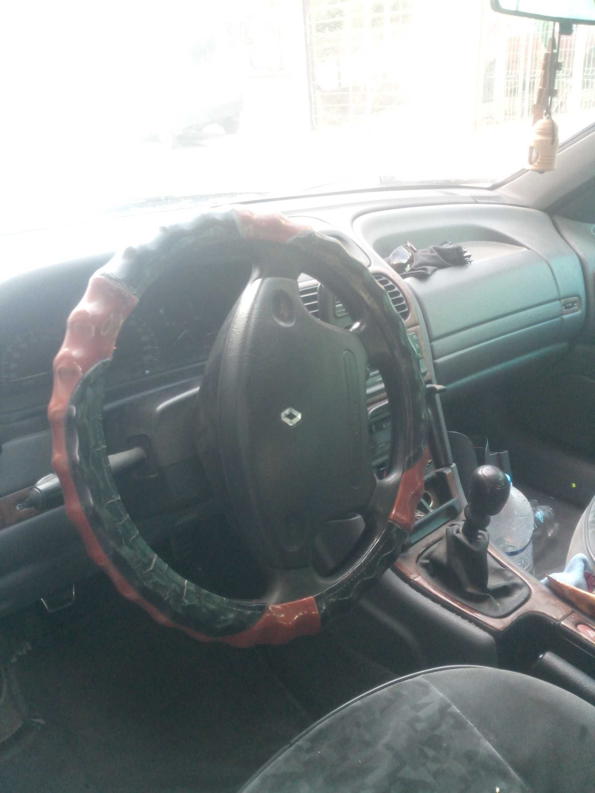 Рено Лагуна , Renault Laguna