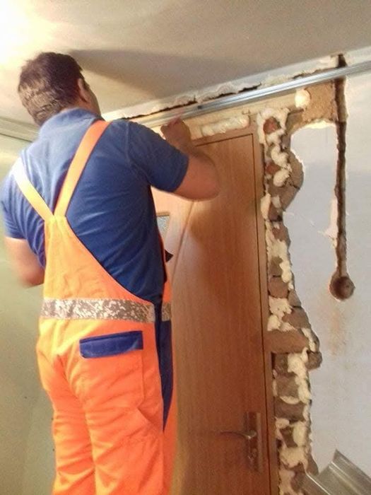 Meseriași constructori