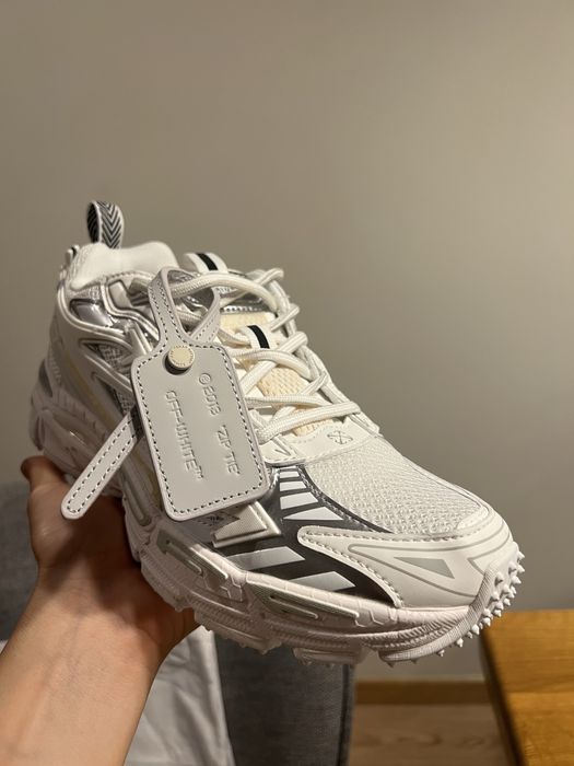 Off white be right back