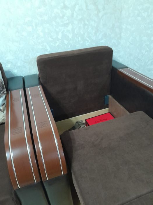 Продается диван и кресла