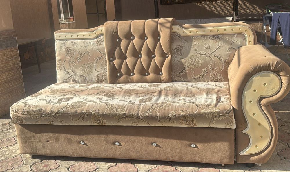 Диван в хорошем состоянии