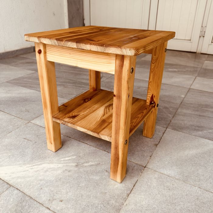 Масичка от масивно дърво, внесена от Швеция