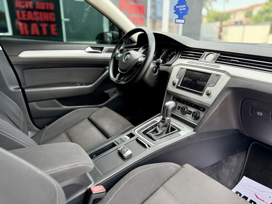 • Volkswagen Passat B8 2016 / 1.6 Tdi / DSG • Parc auto / Rate •