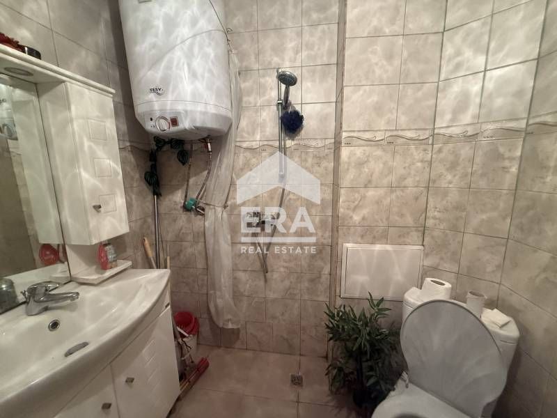 Двустаен панелен апартамент за продажба, с отделна кухня, в кв. Младос