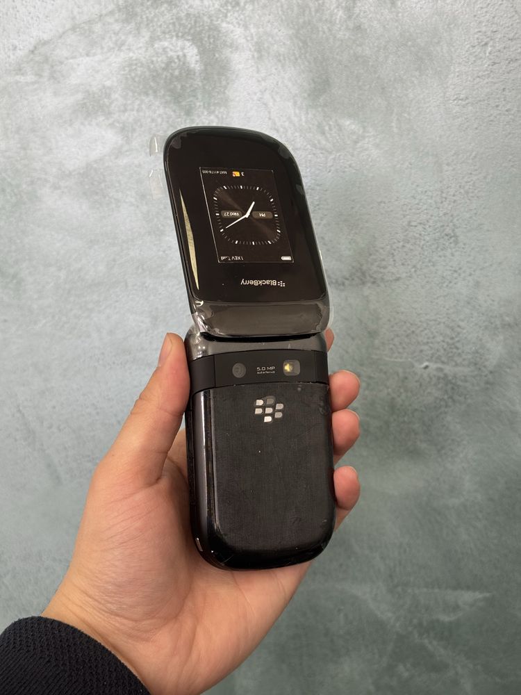 Perfectum Verizon Black berry 9670 + nomer bonus