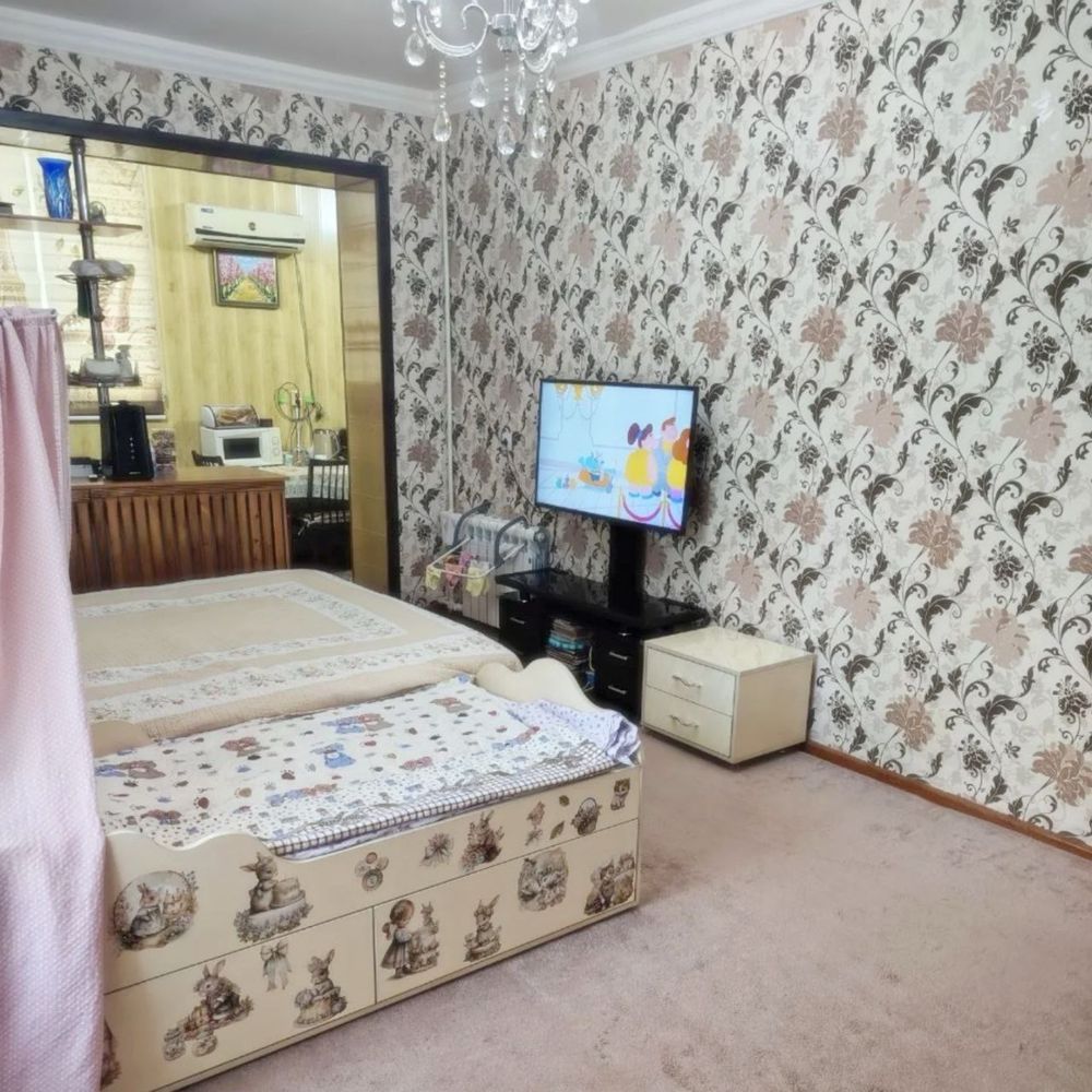 Продается квартира 1в2/3/4 Чиланзар 8 квартал 42 м2
