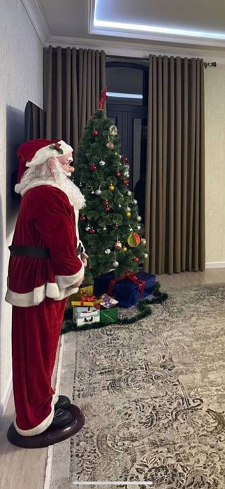 продается ЕЛКА с ДЕДОМ МОРОЗ