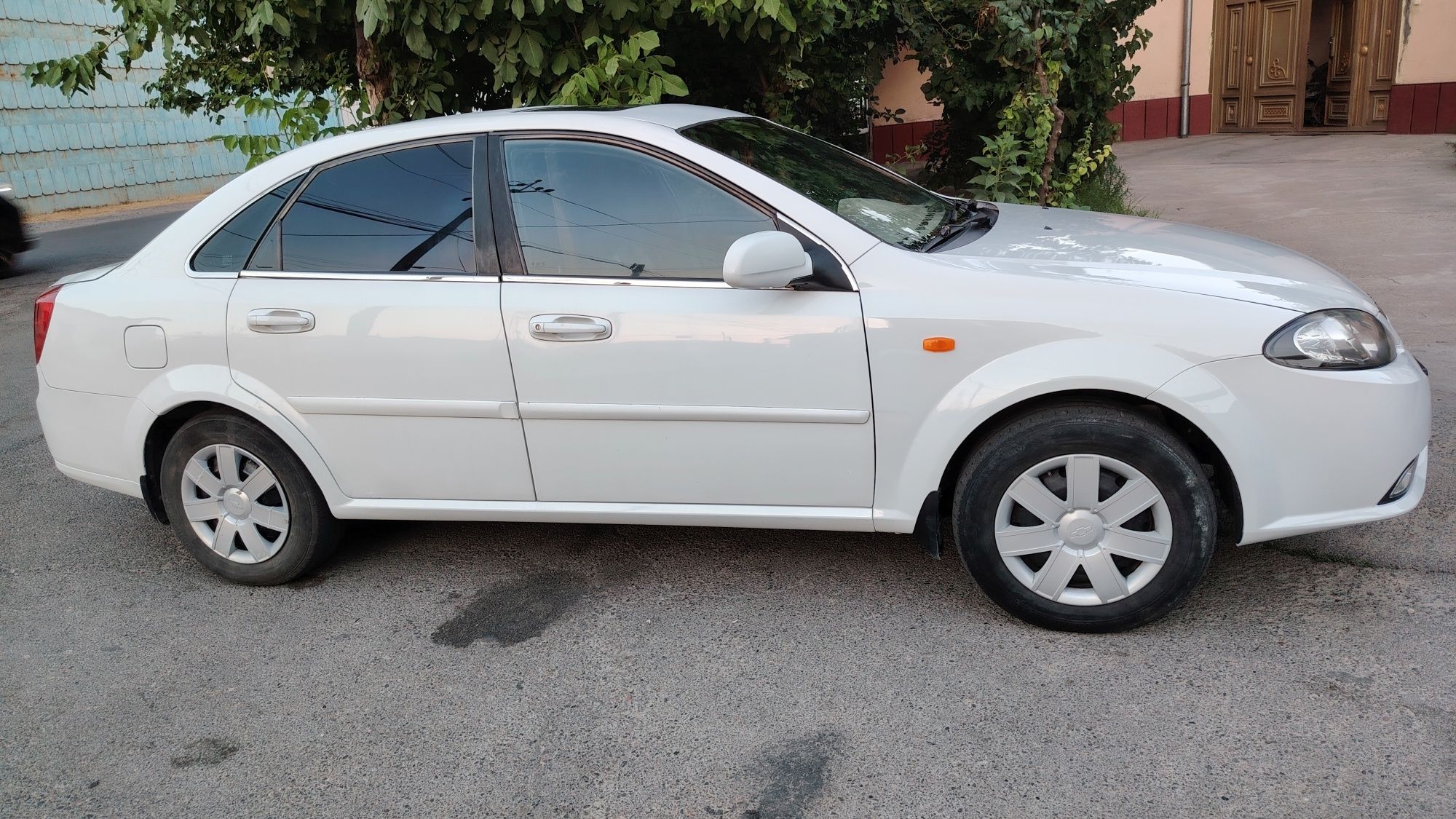 Lasetti 1.8 gentra qilingan