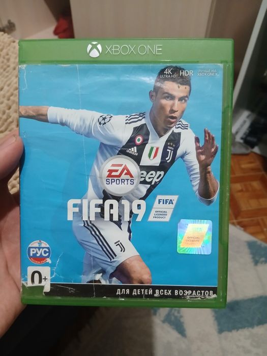 FIFA 19 диск — с ТРЕЩИНОЙ, работает ТОЛЬКО демо, дешево.