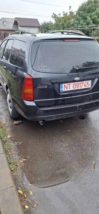 Vând sau dezmembrez ford focus
