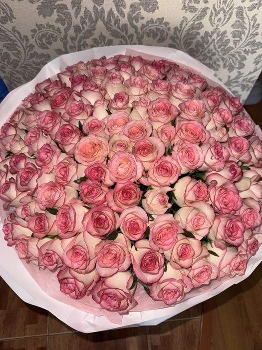 Продам цветы 101 роза