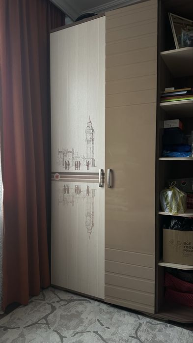 Продаю шкаф, и стол для учебы